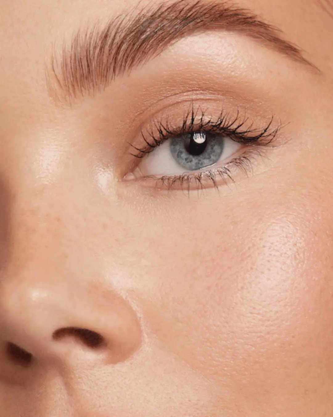 Natural-looking eyebrow tattoo result