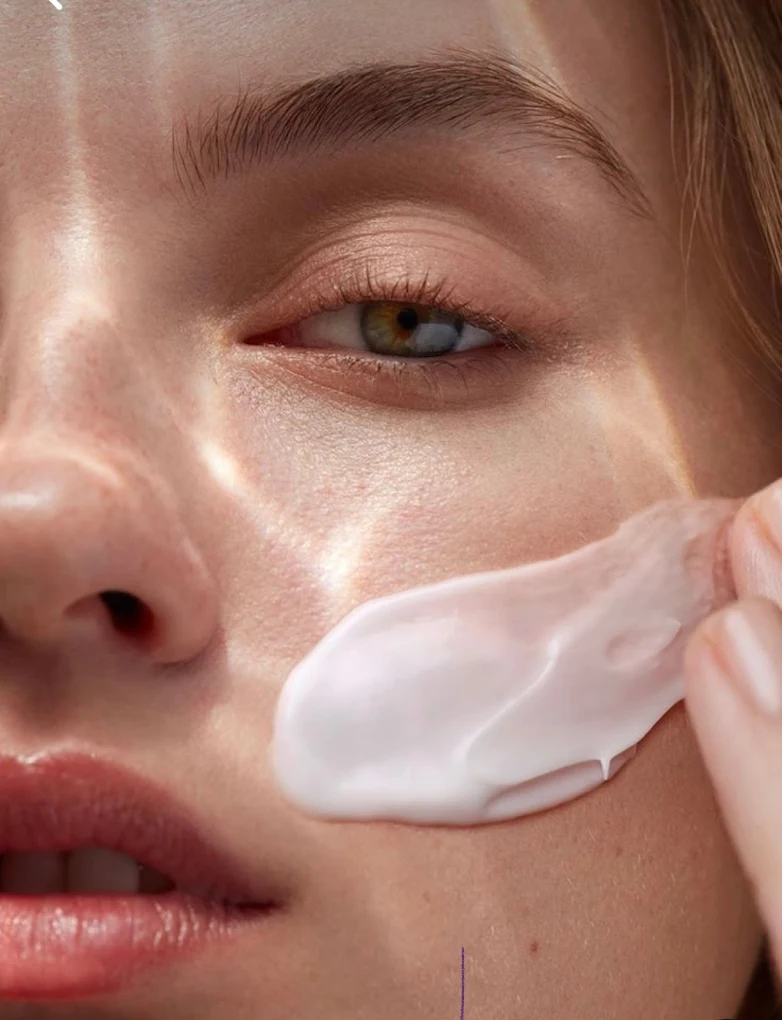 Cosmetic eyebrow tattoo removal treatment